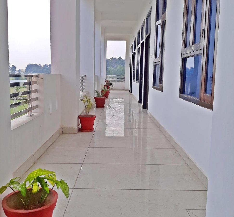 Bindiram Express By Shrigo Hotels Sitapur Muafi Zewnętrze zdjęcie